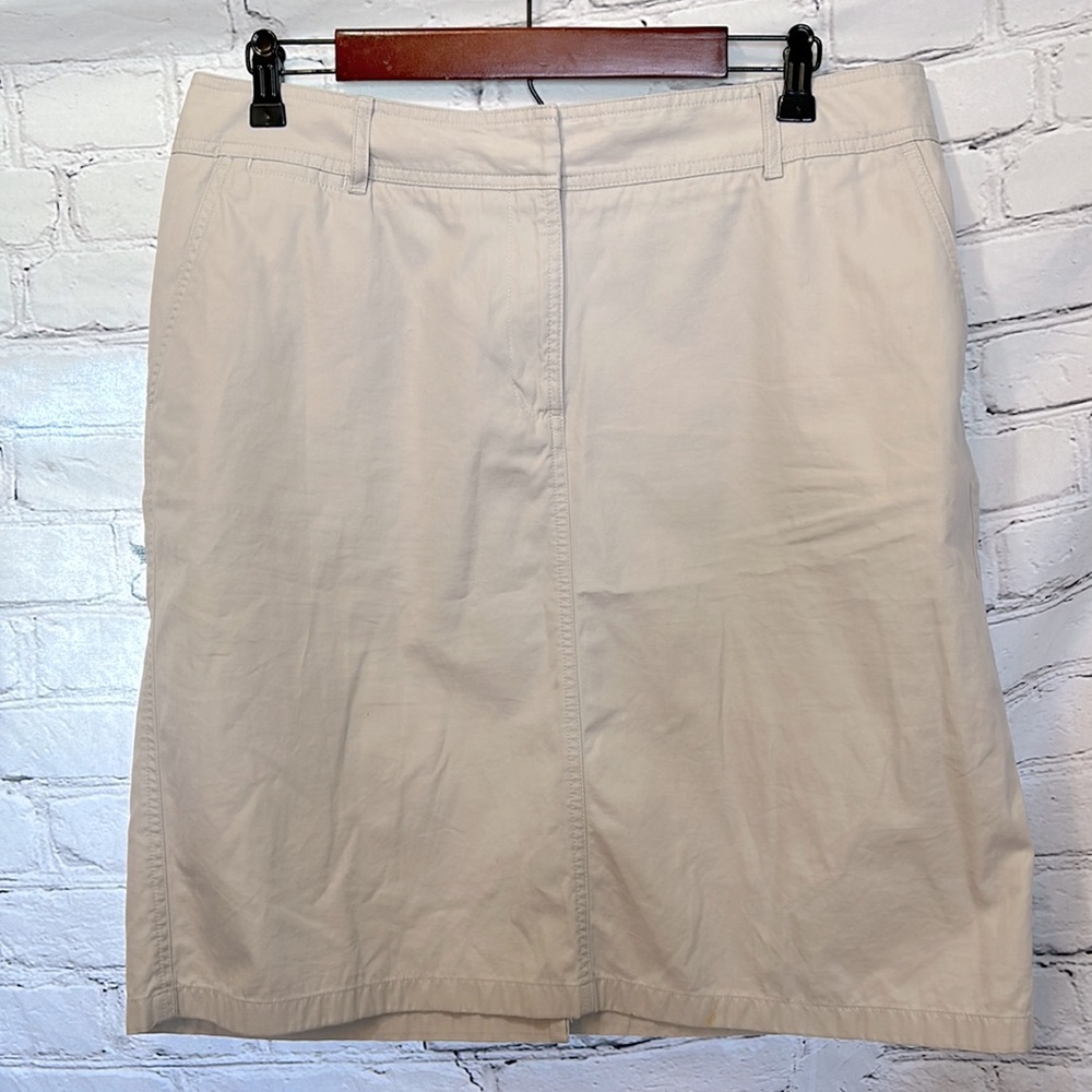 Lands’ End Light Khaki Flat Front Skirt Size 14 Excellent Condition